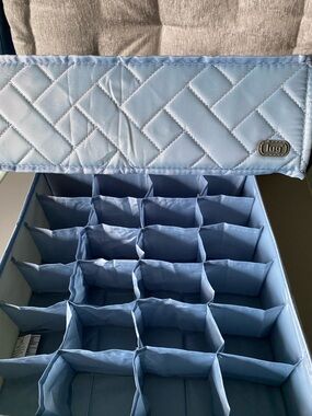 lug Light Blue Quilted 24-Compartment Organizer